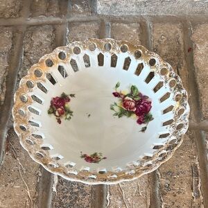 VINTAGE Beautiful Floral Decorative Porcelain Bowl